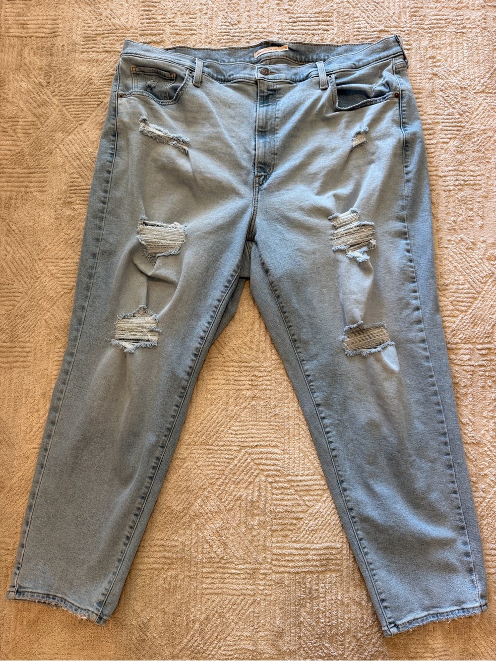 Levi’s High Waisted Mom Jeans 22W Light Wash Distressed Ripped Denim